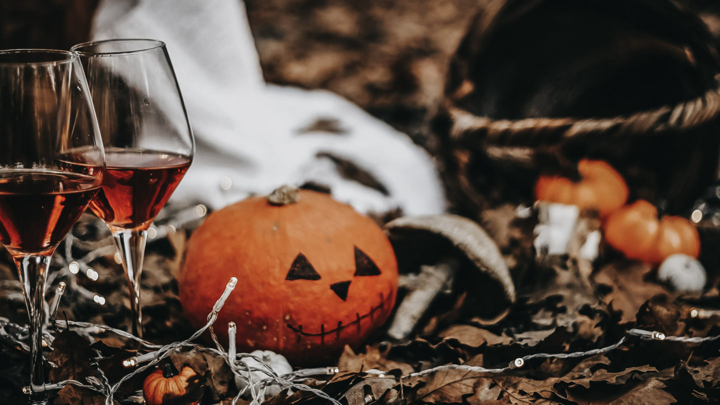 31 Halloween Movies & Wine Pairings