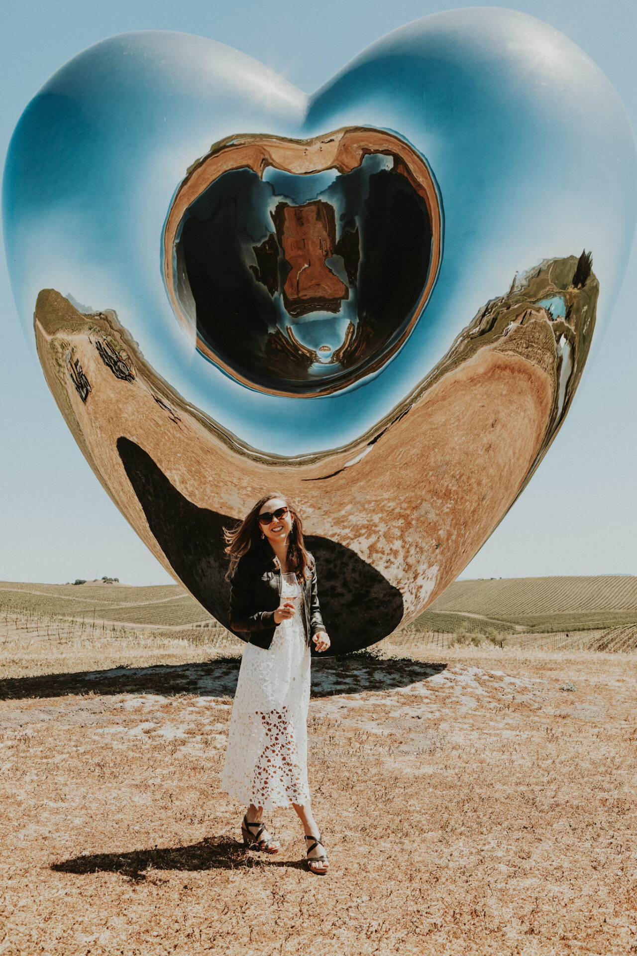 Donum heart statue in Carneros