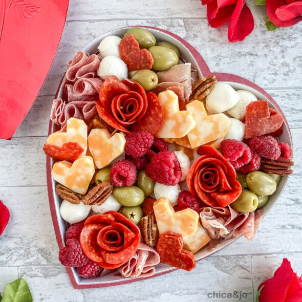 heart shaped charcuterie box