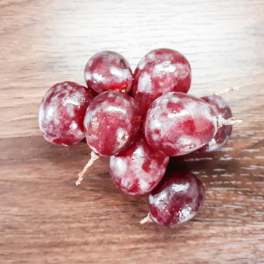 Use frozen grapes to keep wine chilled instead of ice so it doesn't get  watered down. Plus, they are delicious to eat right out of the glass! :  r/lifehacks