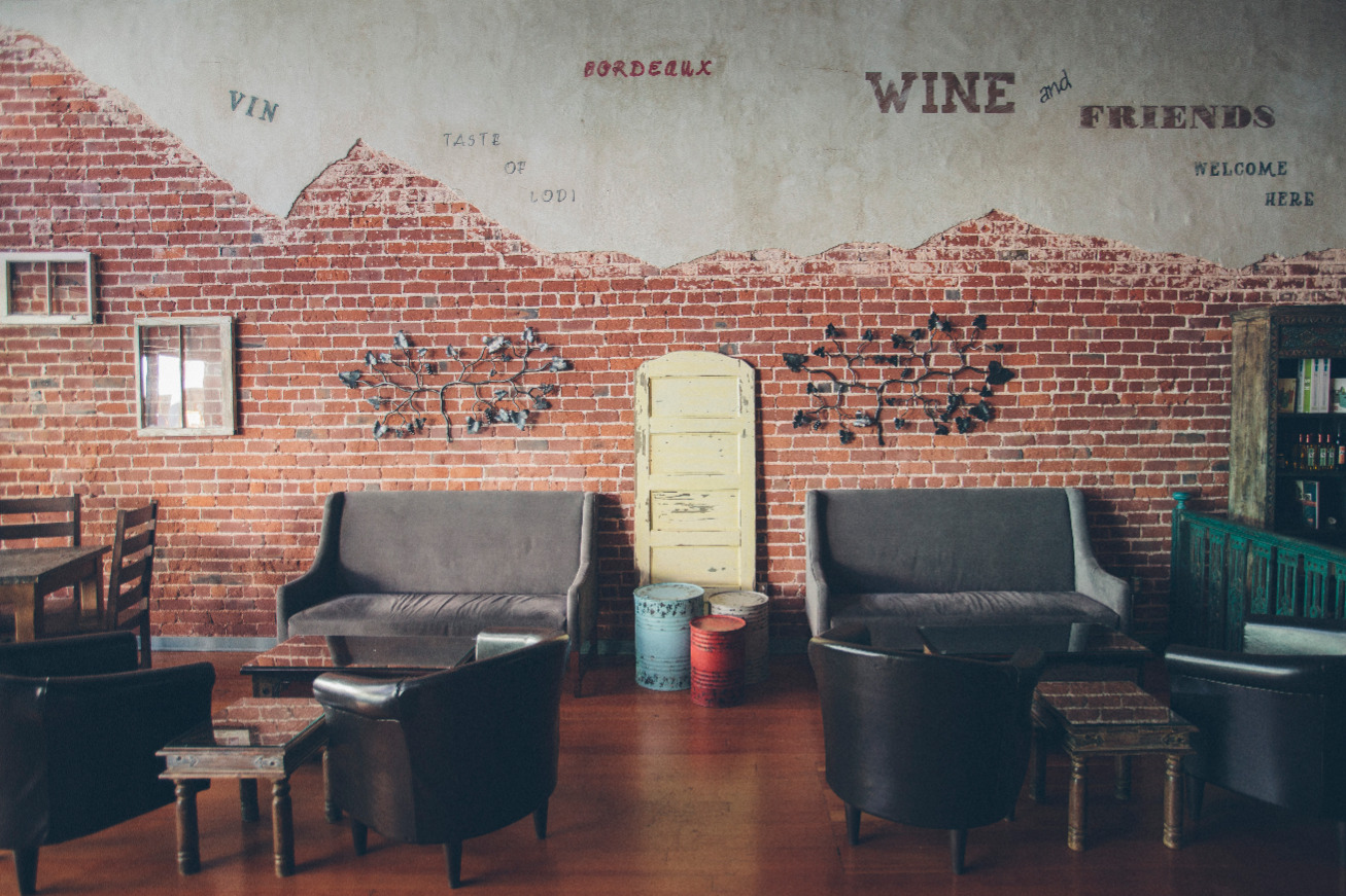 Lodi wine social tasting room