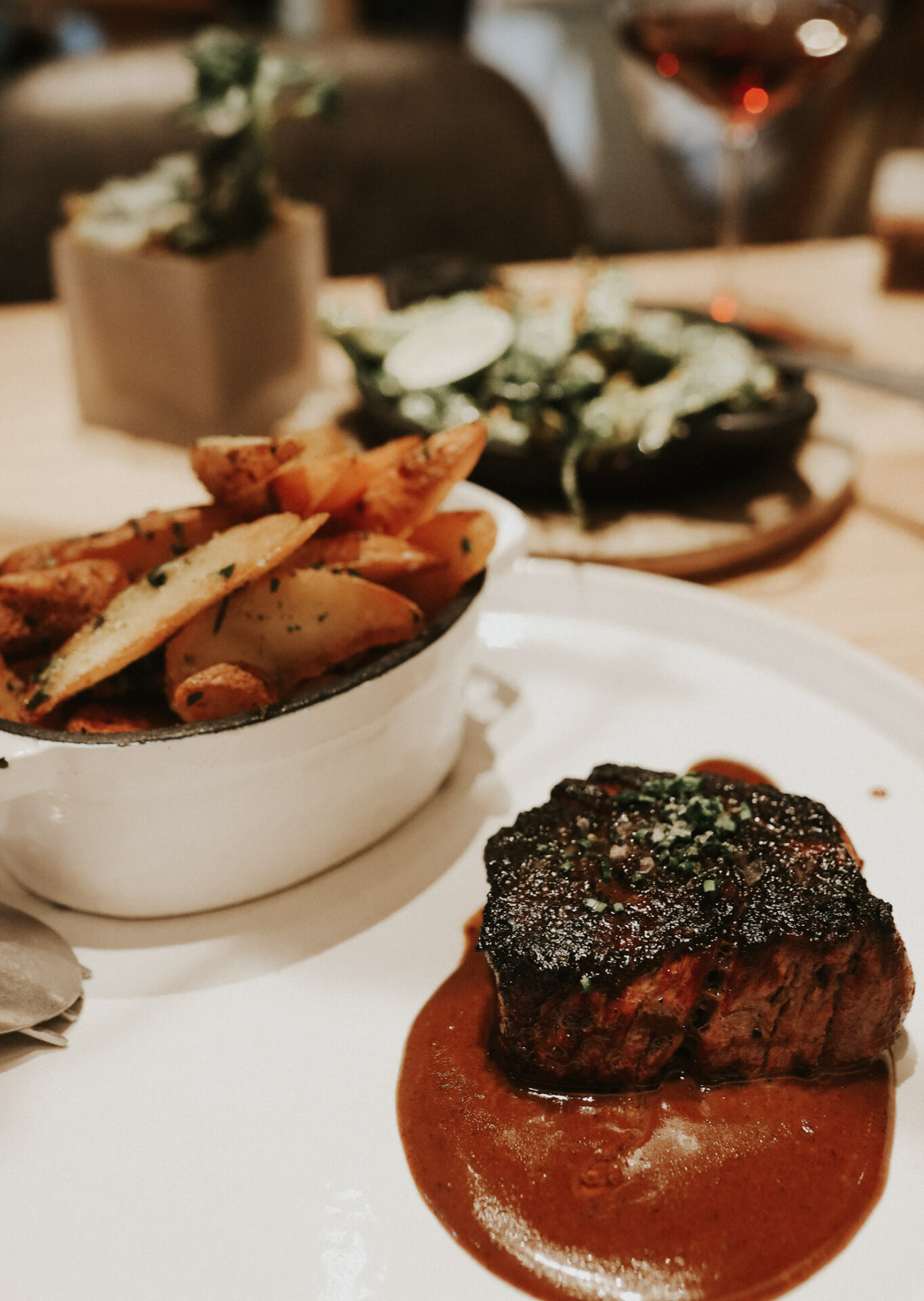 Steak & frites at downtown sonoma restaurant wit and wisdom