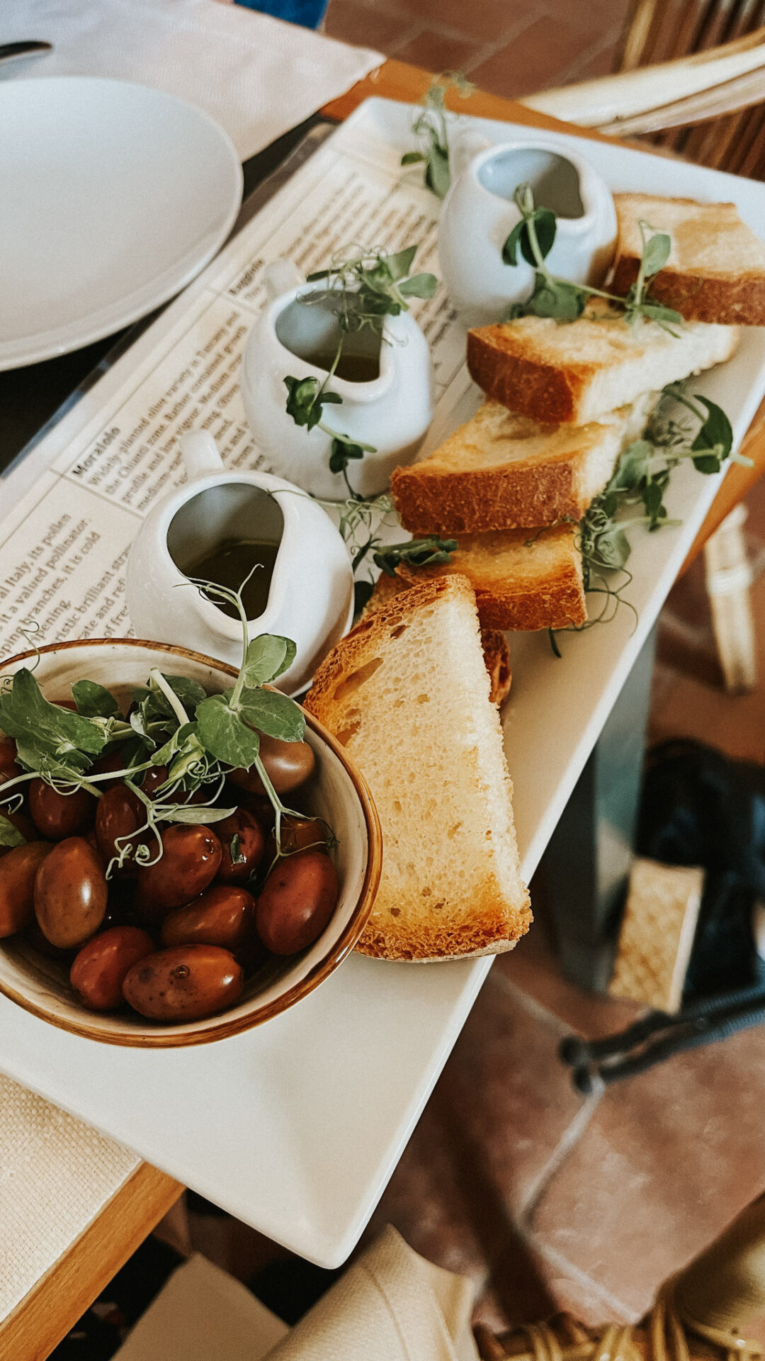 Bread and olives in Chianti Classico