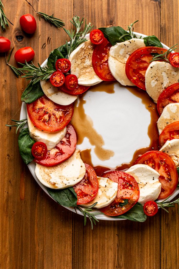 Caprese Salad Wreath