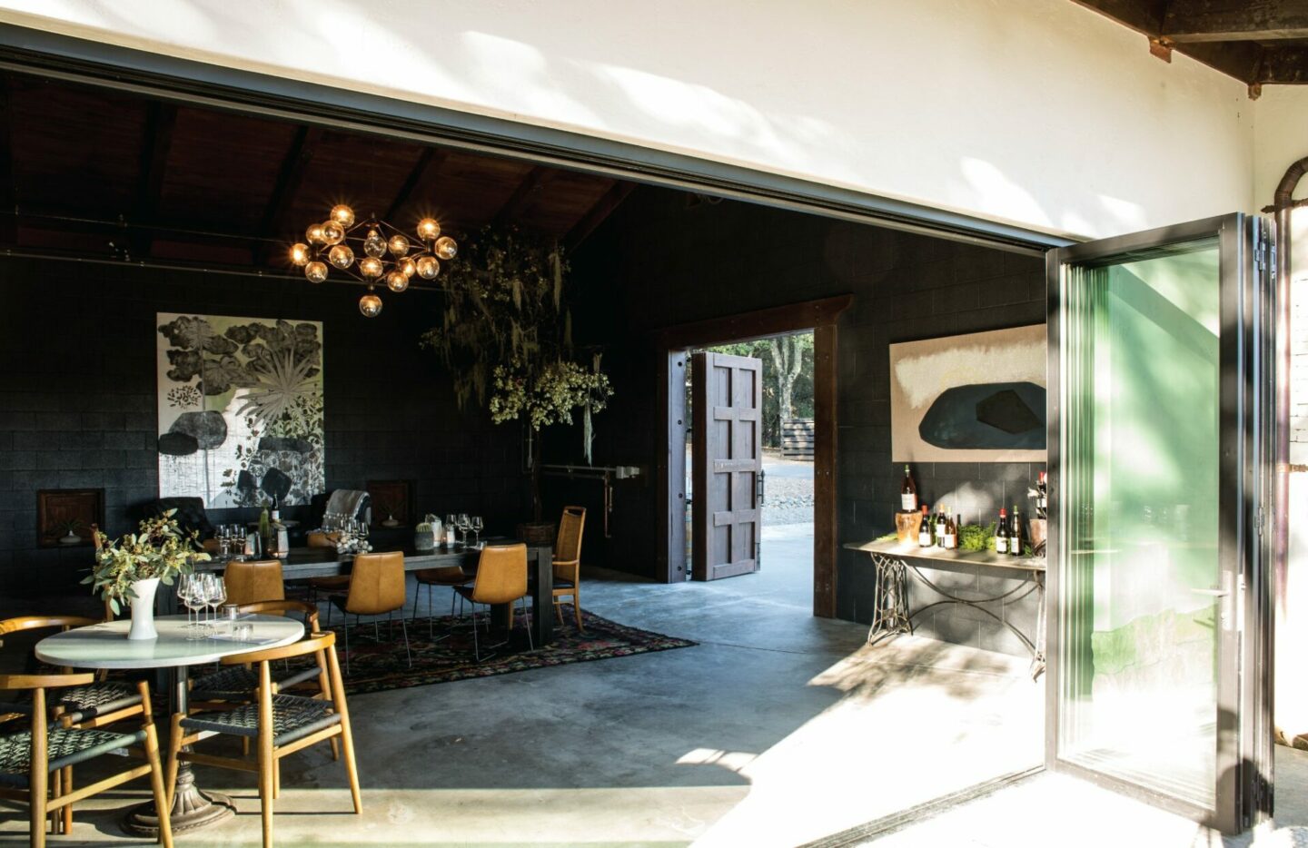 An open-concept tasting room in Dry Creek Valley, Sonoma, CA