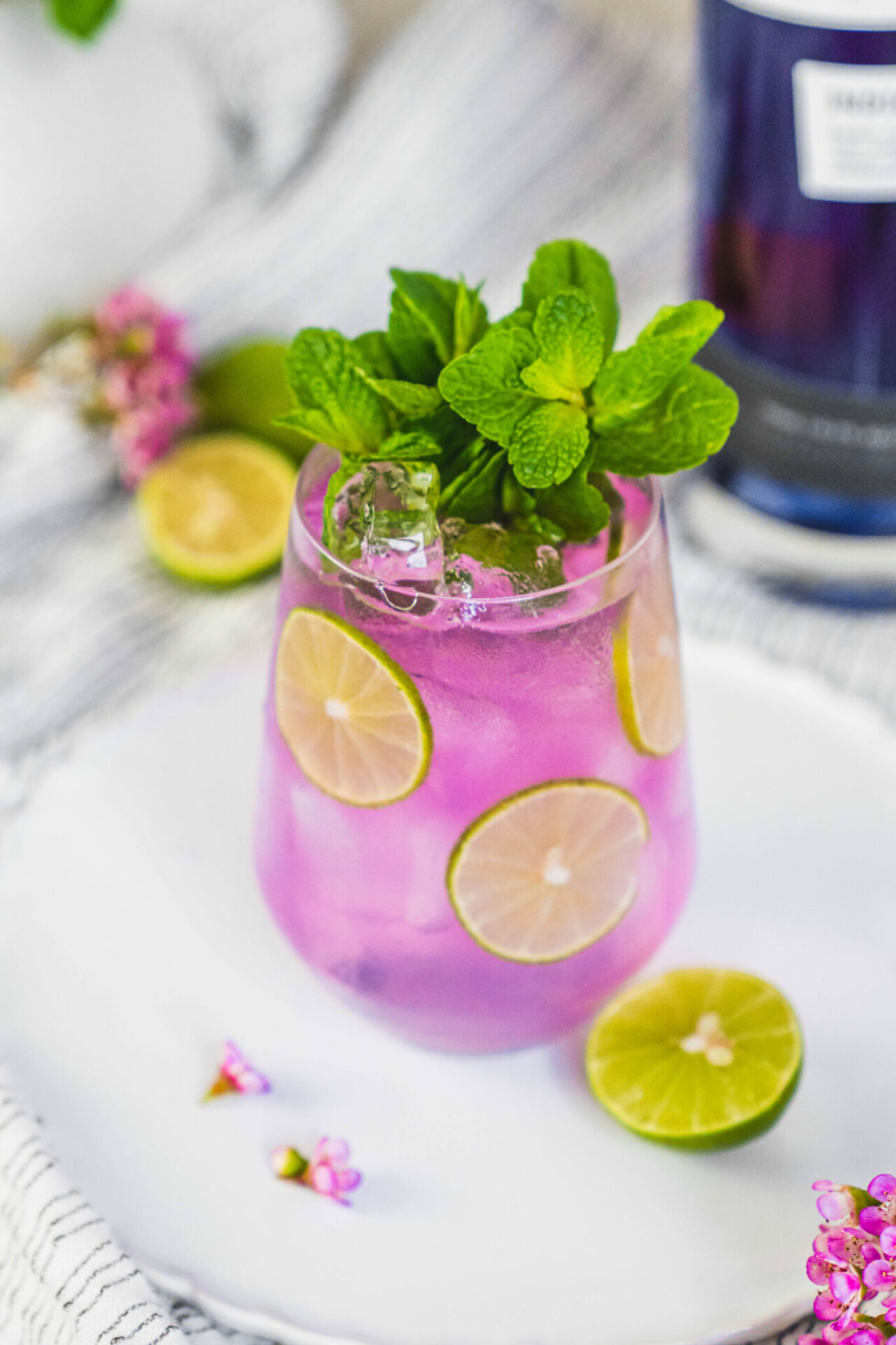 Sparkling Elderflower Cocktail