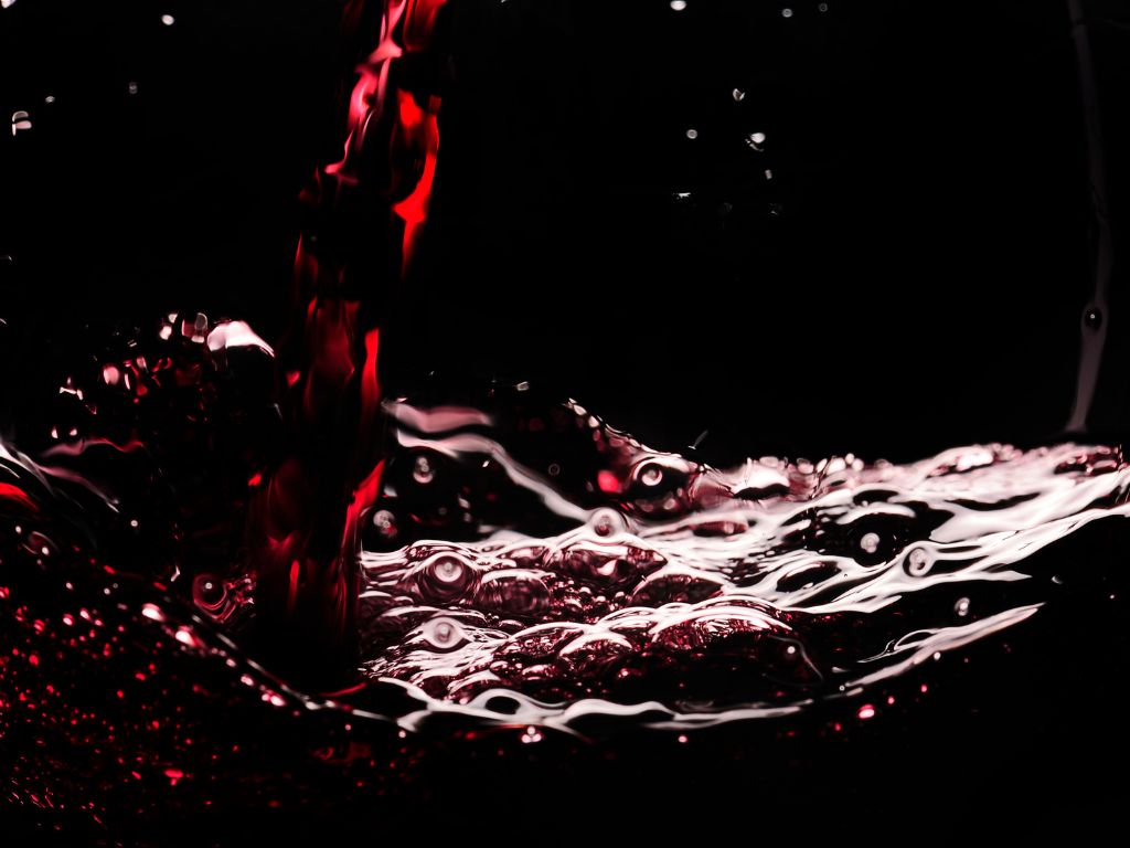 Wine aerator up close in red wine