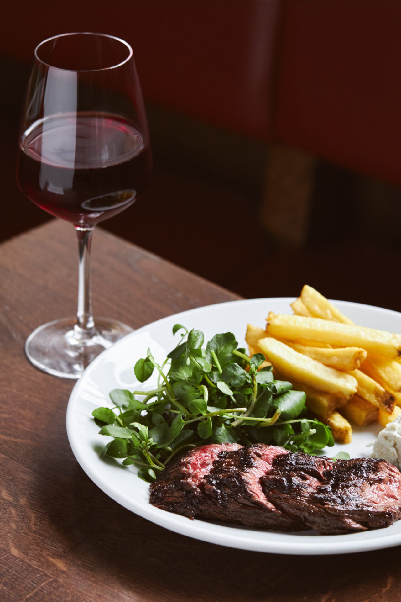 Best wine with steak pairings - Red wine paired with steak and fries