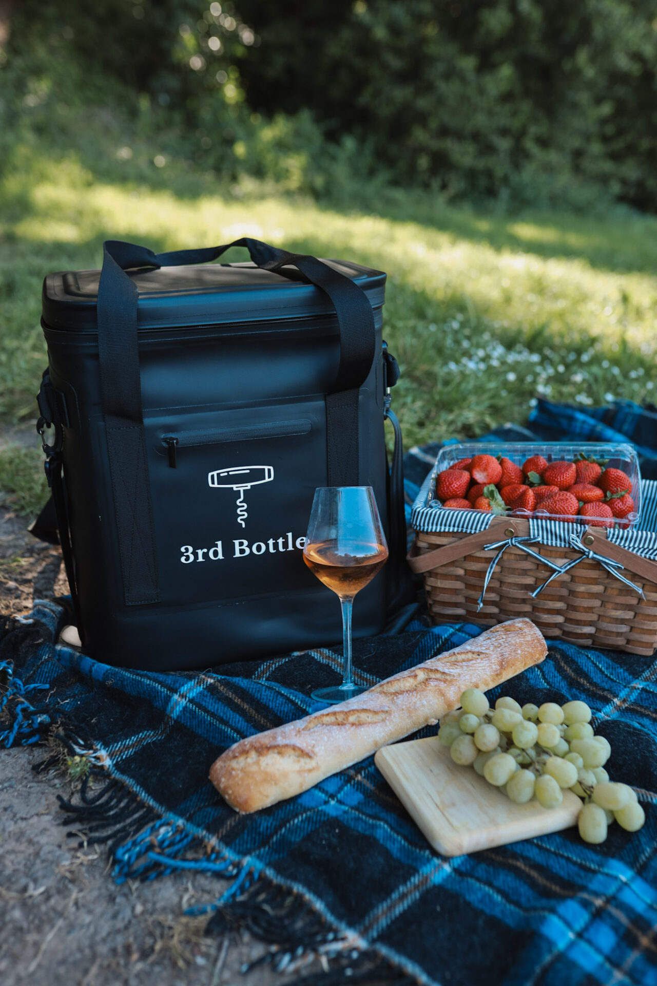 3rd Bottle Wine Bag on a picnic blanket on a summer day