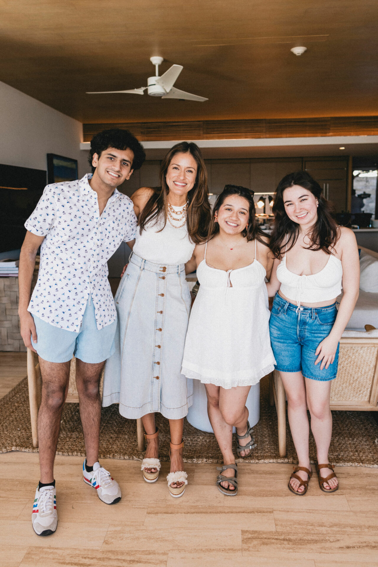 Susana Cueva Drumwright and Vida Valiente Scholars_Credit John & Joseph Photography